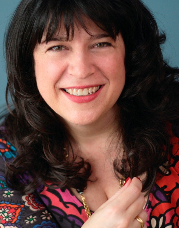 2. Э.Л. Джеймс, "50 оттенков серого", "На 50 оттенков темнее", "50 оттенков свободы"