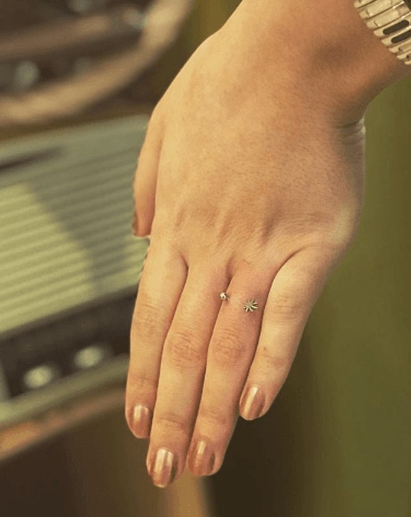 8. Также пирсинг пальцев опасен тем, что на месте прокола может легко развиться инфекция.