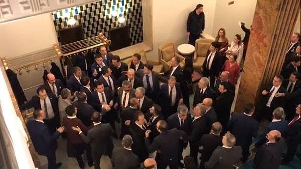 CHP İzmir Milletvekili Musa Çam’ın geçmişte MHP Genel Başkanı Bahçeli ile AKP Genel Başkanı Erdoğan arasında yaşanan 'zürriyet' tartışmasını kürsüden ifade etmesiyle gerginlik başladı