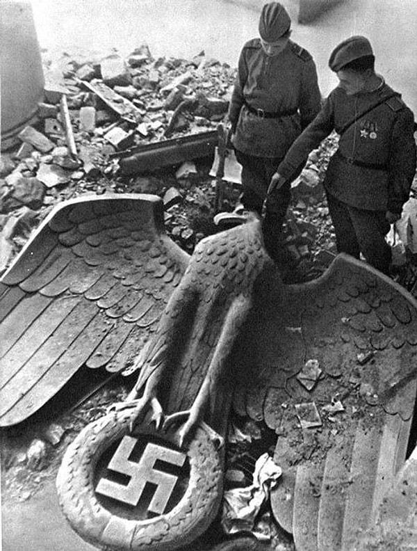 9. Sovyet Askerleri Berlinde Yıl 1945.