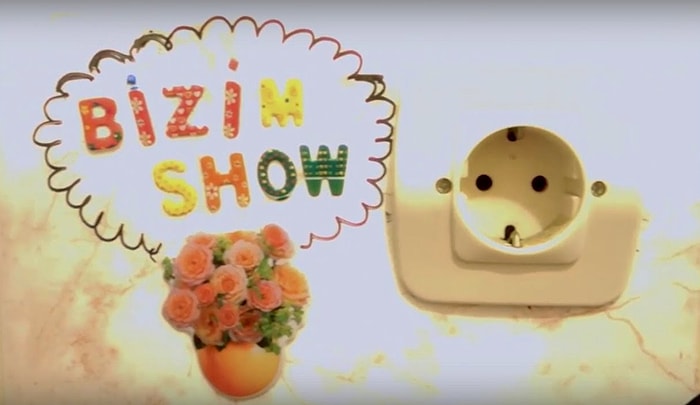 3 Adet Ozan Akyol Tarafından Hazırlanıp Sunulan Dünyanın En İyi 4. Talk Show'u: Bizim Show