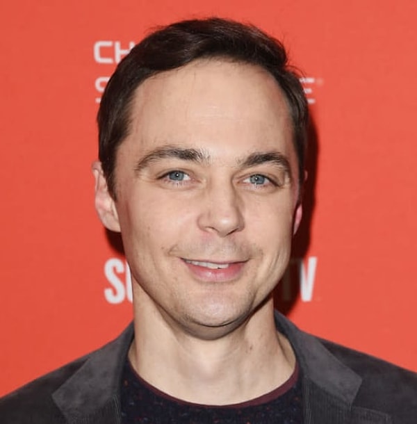 8. Что скажете о возрасте Джима Парсонса?