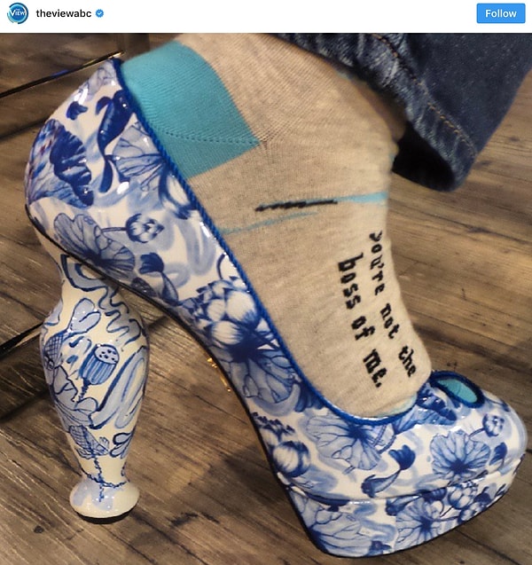 11. Фарфоровые туфли под гжель: вполне по-русски!