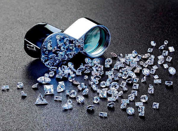 9. Бриллианты изготавливают из минерала, являющегося формой...