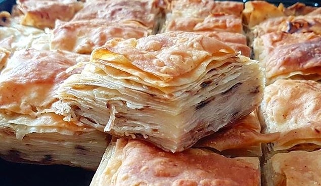 12. Alanditi (Cevizli Börek)