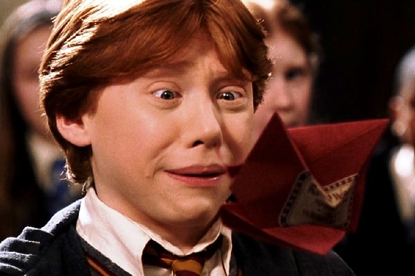 1. Начнем с простого. Как зовут этого рыжего волшебника?