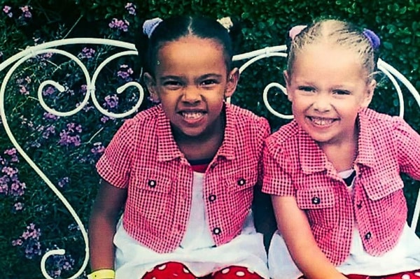 Майкл счастлив, что его девочкам повезло больше, чем ему самому. Ведь ему в детстве приходилось сталкиваться с самыми разными ситуациями из-за своей внешности.