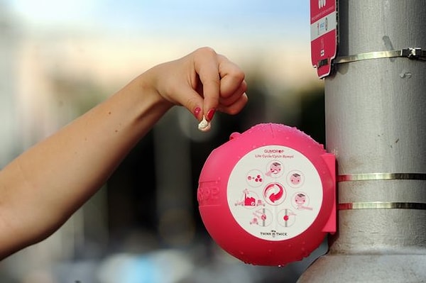 Каждый год во всем мире на жвачки тратится около 20 миллиардов долларов.