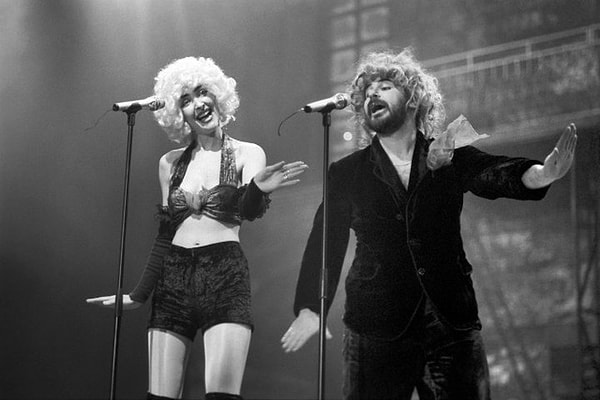 16. Стройная и миниатюрная Лолита в составе кабаре-дуэт "Академия".