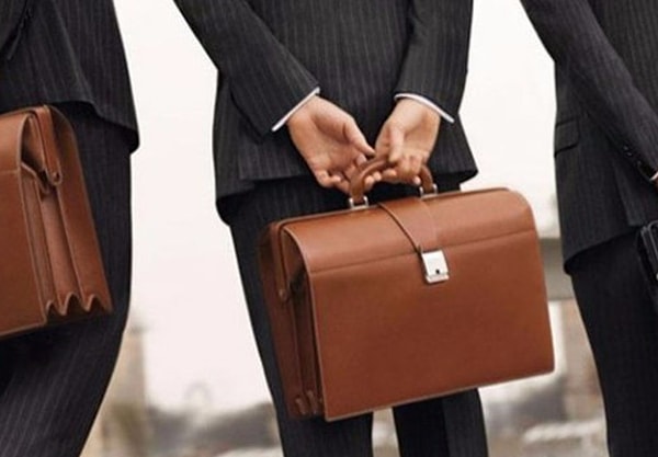 1. Государственные служащие