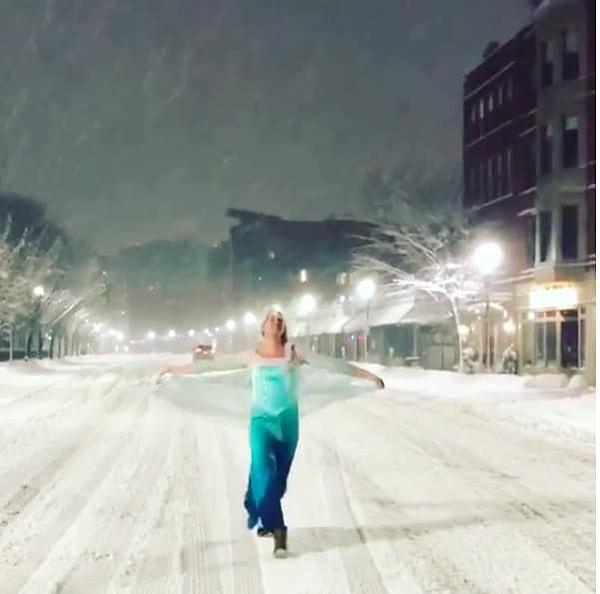 Что ж, нам остается только поаплодировать храброй "королеве" 🤣👏