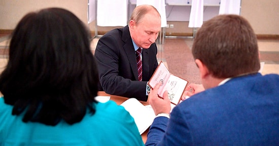 Фото на документы: Как советские и российские политики выглядят в паспортах