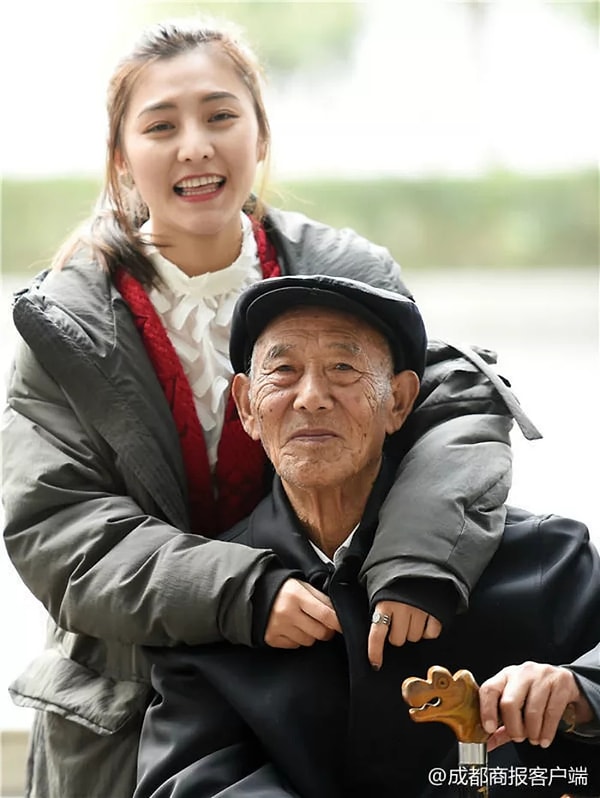 4. Но девушка говорит, что в ближайшее время не собирается замуж, потому что пока для нее важнее карьера.