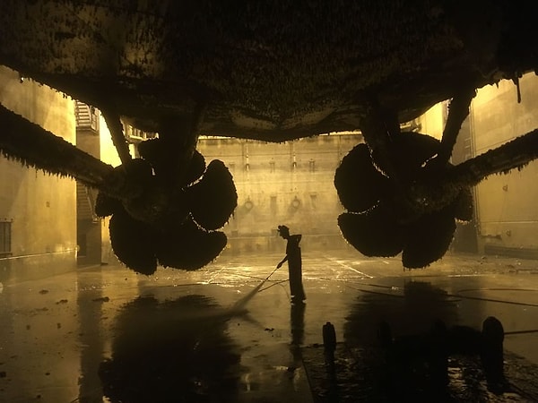 16. "Работа на судоремонтном заводе", автор: Wiebe Dekker