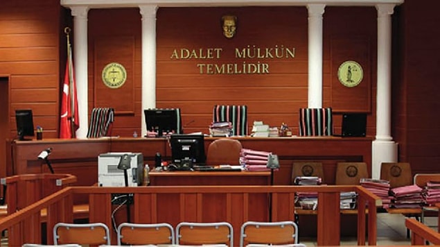Ve sanıklar hakim karşısında.