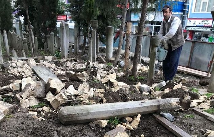 Üsküdar'da Hilti ile Kırılan Tarihi Mezar Taşları İçin İBB'den Açıklama: 'Soruşturma Başlatıldı'