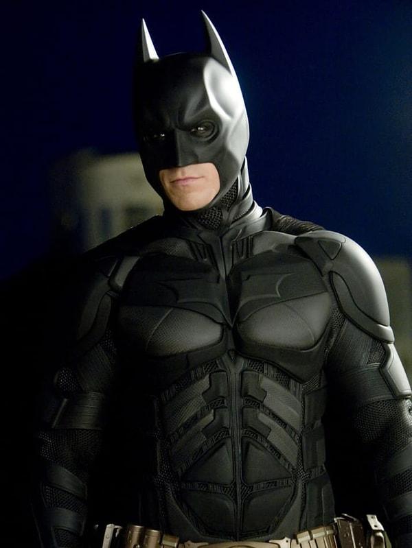 11. Christian Bale'in Batman kostümüyle rahat olmaması karakterin sesinin o unutulmaz tonda çıkmasına sebep olmuştu.