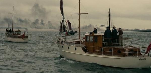 14. Dunkirk filminde görülen balıkçı teknelerinden 12 tanesi gerçekten Dunkirk kurtarma operasyonunda kullanılan gemilerdi.