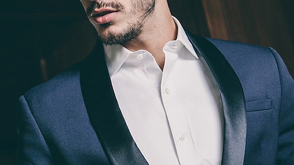 4. Он становится слишком занятым, но не говорит чем