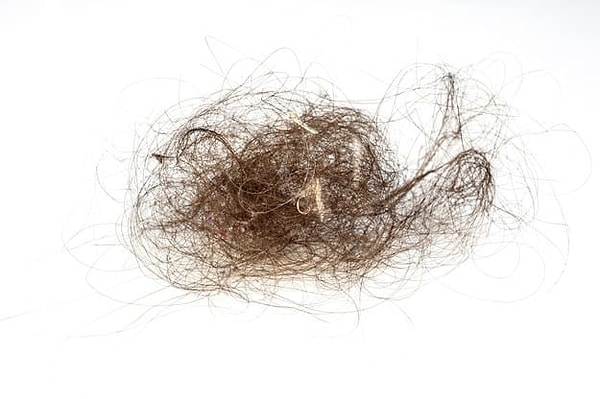 3. А вы бы смогли съесть клок волос, который только что достали из слива ванной?