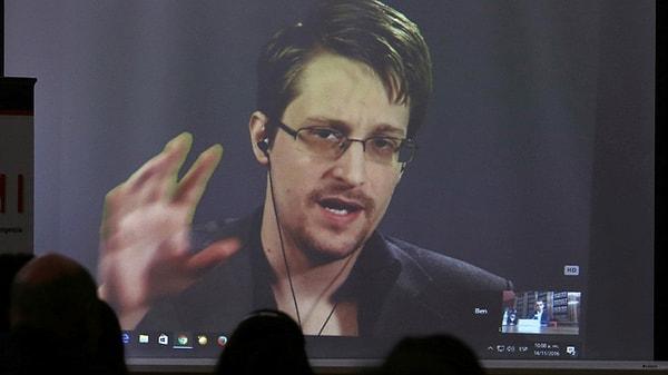 Snowden'a göre Facebook'ta paylaşım yapmak kişisel hayatı satılığa çıkarmakla eş.