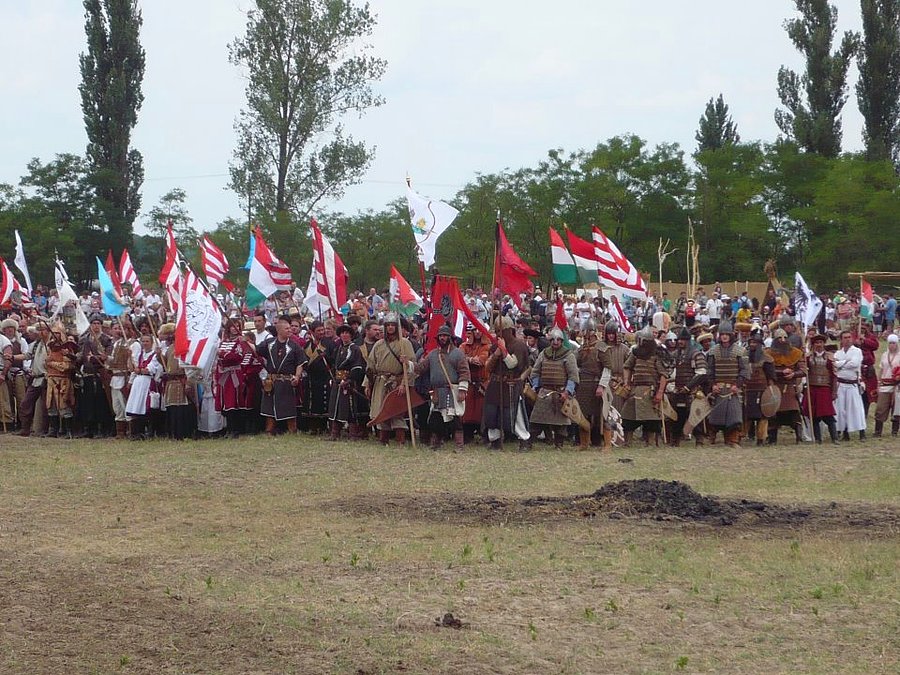 Kimlik Tartismasi Suren Macaristan Da Gundemdeki Soru Turklerle Akraba Miyiz Onedio Com