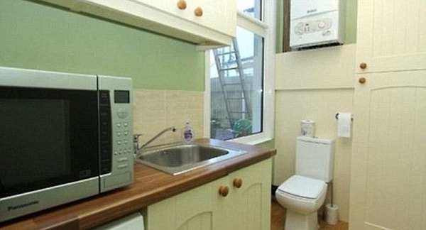 1. Представляю, какие запахи витают в кухне 💩