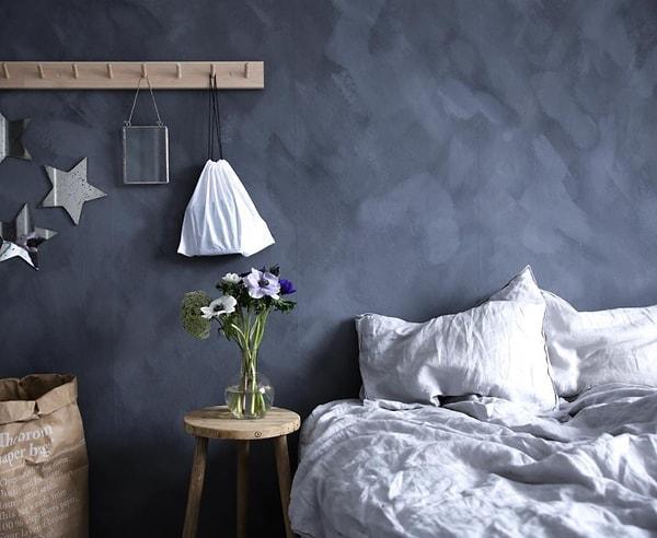 4. Yatak odanızda sakinleşebilmek için her şeyi mavi tonlarına uydurun.