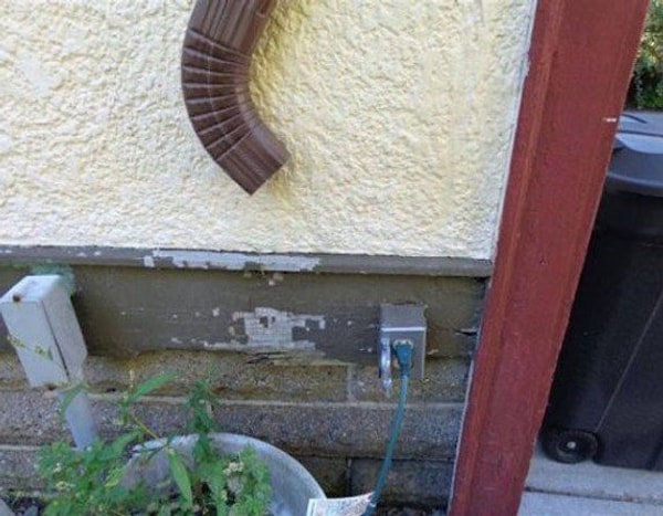 16. И, наконец, самое подходящее место для розетки!