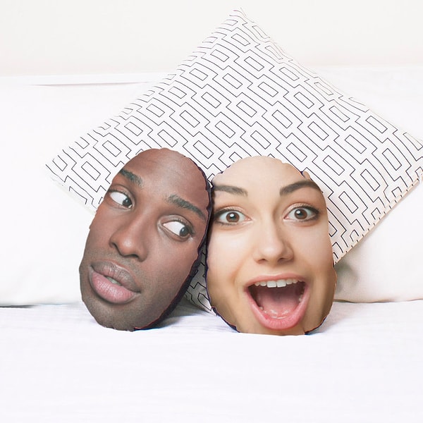 1. Подушка с лицом