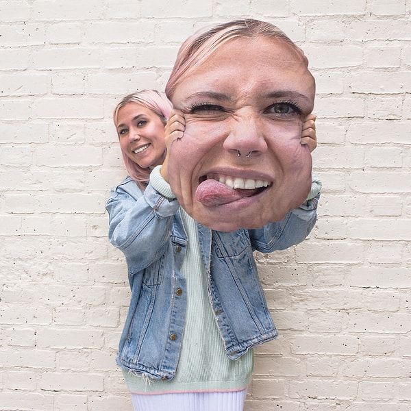 1. Подушка с лицом