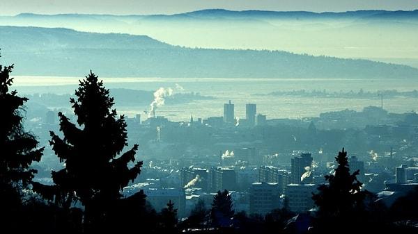 Norveç’in başkenti Oslo’da, 2016 yılında başlayan bir uygulama ile dizel araçların 06.00 ile 22.00 saatleri arasında kullanımı geçici olarak yasaklandı. Norveç, hava kirliliği düşene kadar devam edecek bu uygulamayla 2025 yılındaki kısmi yasağa hazırlanıyor.