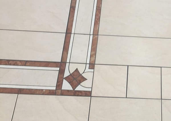 4. Это самая большая ошибка человека, который клал эту плитку!