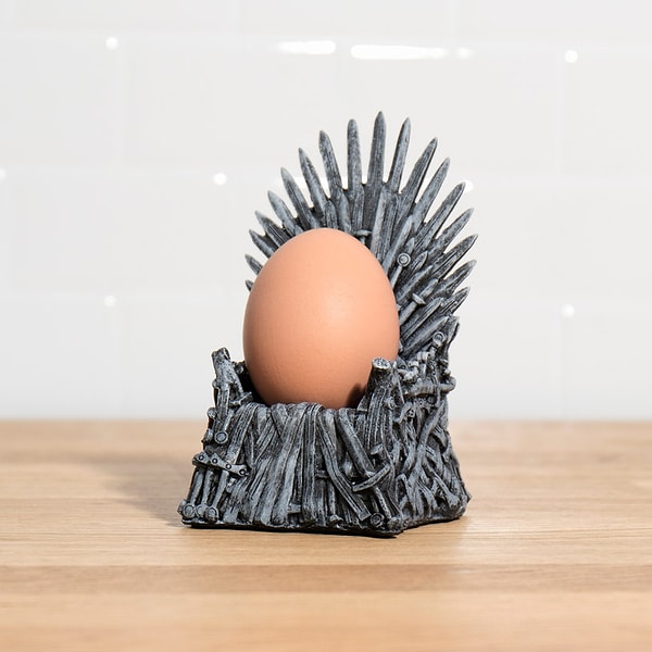 9. Железный трон для яйца