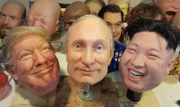 11. Маски с политическими лидерами