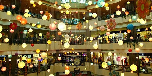 7. Не стоит также забывать об аутлетах. Там можно найти престижные и популярные бренды по доступным ценам.