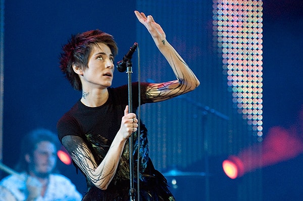 9. На стихи какого поэта написана одна из песен Земфиры?