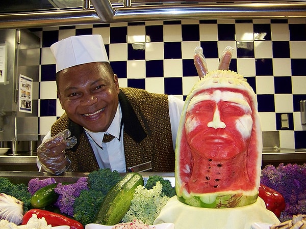 3. Продавец фруктов и овощей с Багамских островов