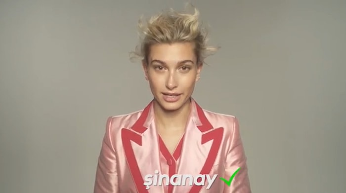 Hailey Baldwin, 90'ların Unutulmaz Şarkılarıyla Türkçe Öğreniyor