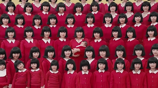 72 японки разных возрастов сыграли путь женщины от рождения до старости в милой рекламе