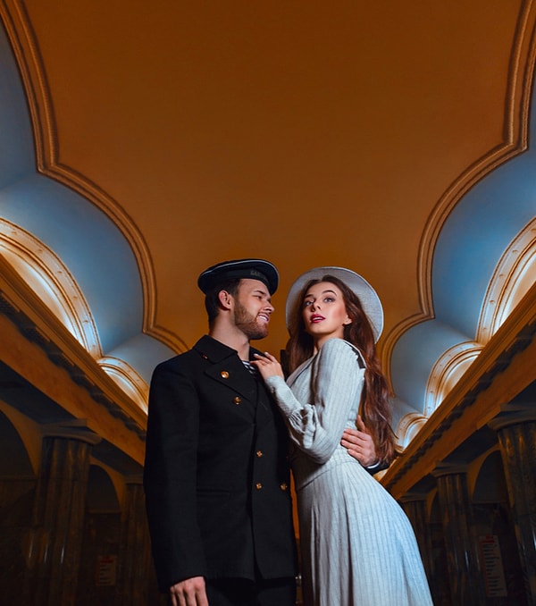 4. "Балтийская" получила своё название благодаря близости одноимённого вокзала. Здесь располагаются барельефы знамениты русских флотоводцев: Ушакова, Лазарева, Корнилова, Нахимова и Макарова.