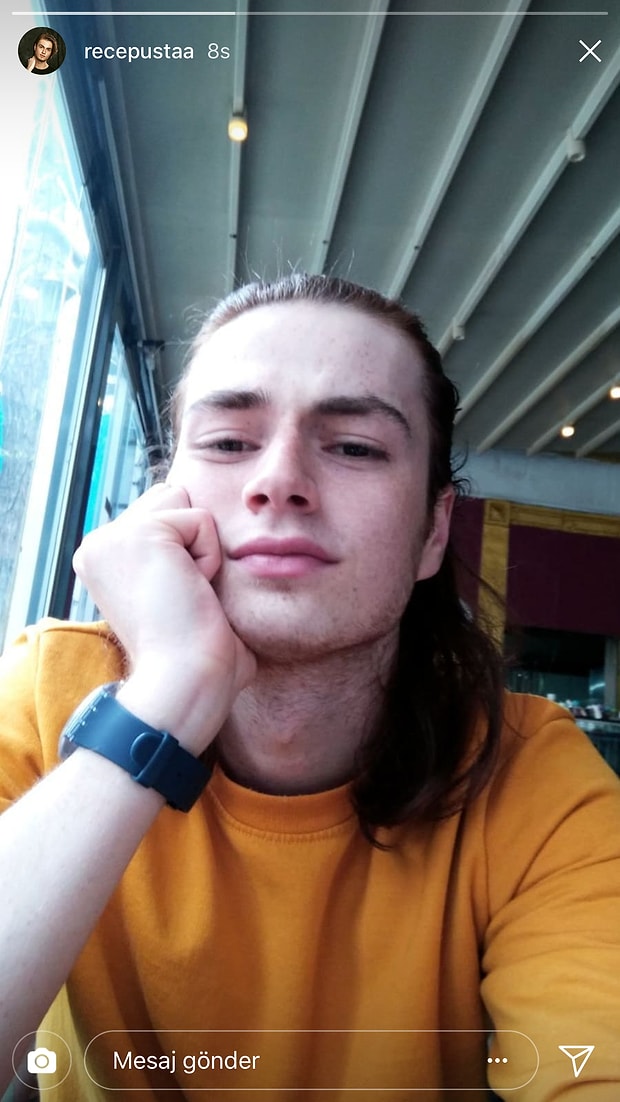 bugun bir cocukla tanistim adi deva uzun saclari donuk bakislari ve muhtesem tarziyla sahsiyet dizisinde begeni toplayan recep usta bugun bir cocukla tanistim adi deva uzun saclari donuk bakislari ve muhtesem tarziyla sahsiyet dizisinde begeni toplayan recep usta