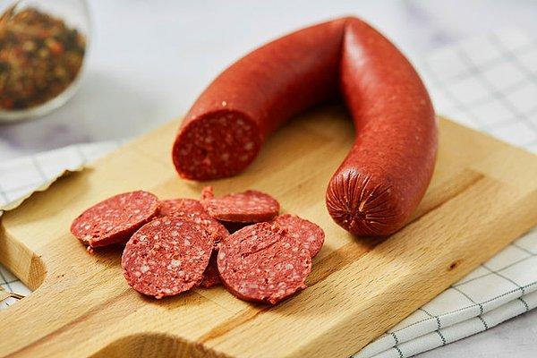 Domuz eti tespit edilen bir diğer firma da Aydın’da üretim yapan bir sucuk üreticisi. Söz konusu firmanın ısıl işlem görmüş dana sucuğunda domuz etine rastlandı.