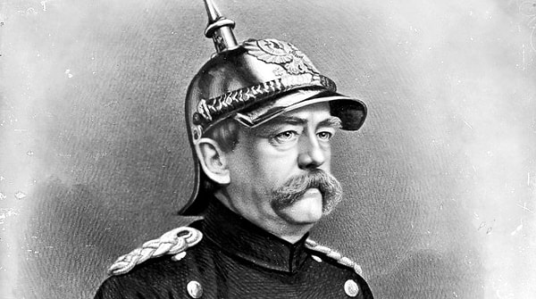 2. Первый канцлер Германской империи Отто фон Бисмарк предупреждал, что «Россия опасна ________ своих потребностей».