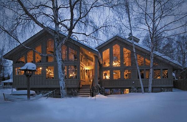13. 1986 yılına kadar Alaska'da ev satın alma gibi bir durum yoktu. İstediğiniz yere bir ev inşa edebiliyordunuz ve orası size ait oluyordu.