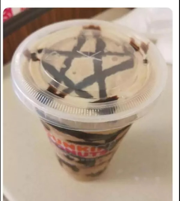 9. Кажется, мороженка хочет, чтобы кое-кто присоединился к легионам Князя Тьмы 😦