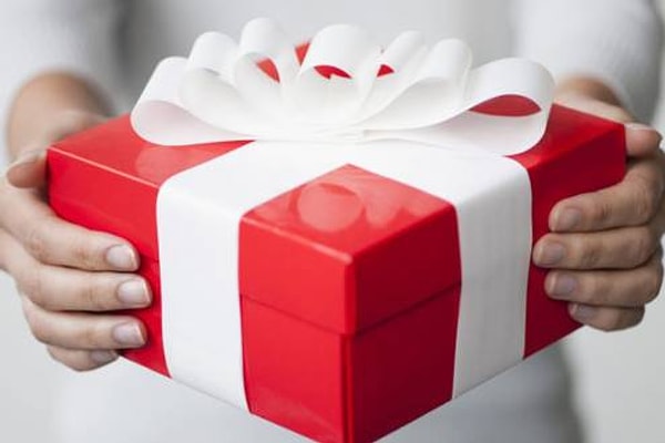 12. Идете в гости? Возьмите подарок