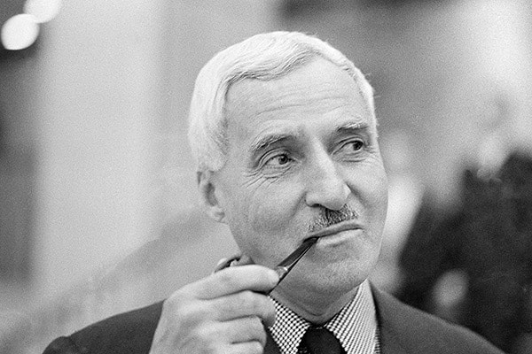 4. "Жди меня, и я вернусь..." Константин Симонов