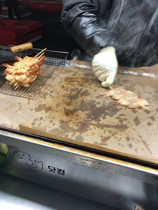 13. Шашлыки из креветок с маслом и мёдом