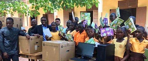 Ve ardından Microsoft sözünü tuttu; Owura Kwadwo ve öğrencilerine göndereceğini duyurduğu bilgisayarları bağışladı. 🙏